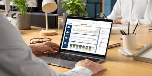Don’t Just Hand Over the Deck: Why Insights Work Best When Clients Help Find Them